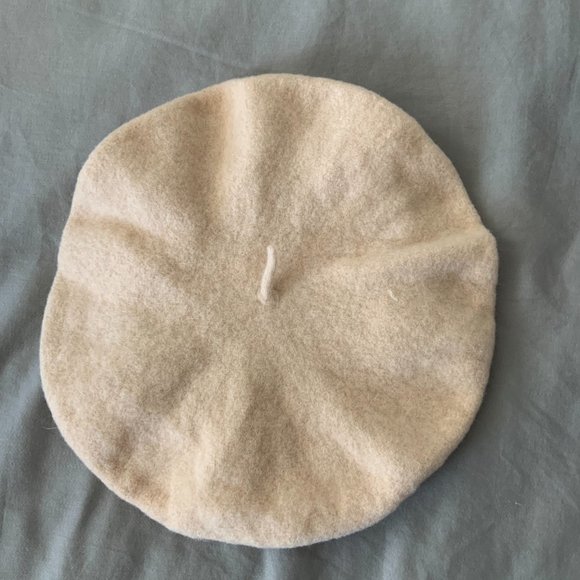 Handmade Wool Beige Beret Hat, Thrifted Winter Cap, French Hat, Painter Beret - Picture 2 of 4